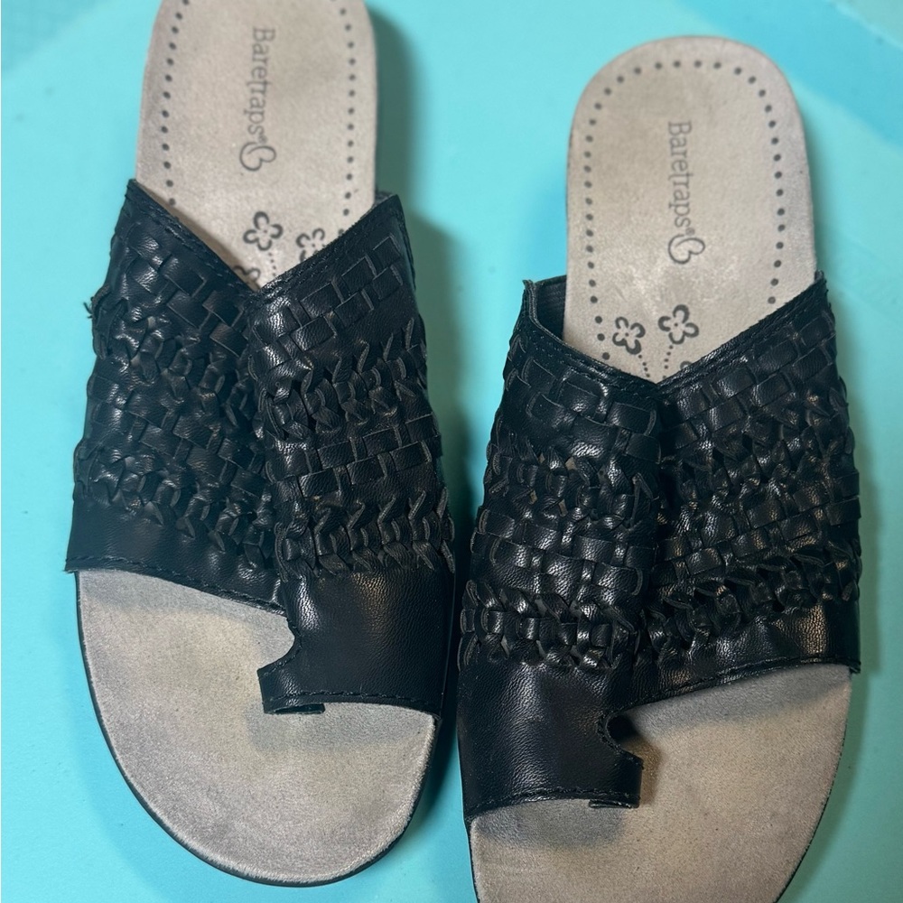 BareTraps Women's Black Woven Slide Sandals